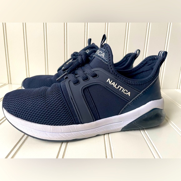Nautica Other - ❤️EUC Nautica‎ Slip-on Sneakers❤️